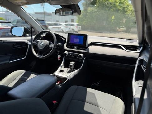 Used 2024 Toyota RAV4 LE AWD/4WD image 19
