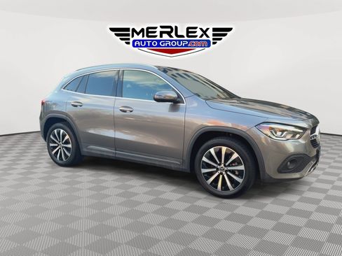 Used 2021 Mercedes-Benz GLA 250 4MATIC w/ Premium Package image 2