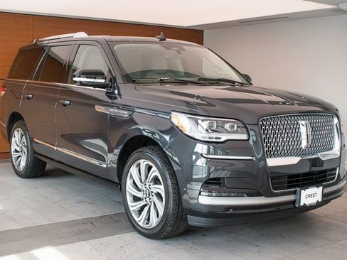 Used 2023 Lincoln Navigator Reserve AWD/4WD image 5