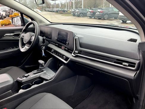 Used 2023 Kia Sportage LX image 14