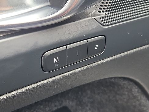 Certified 2023 Volvo XC40 B5 Plus w/ Climate Package image 12