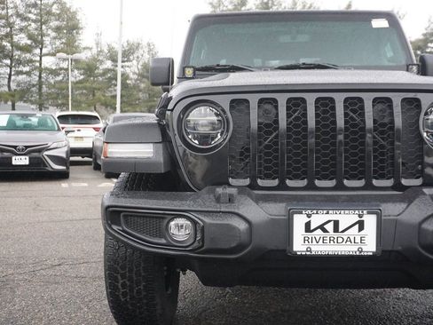 Used 2022 Jeep Gladiator Sport AWD/4WD image 10