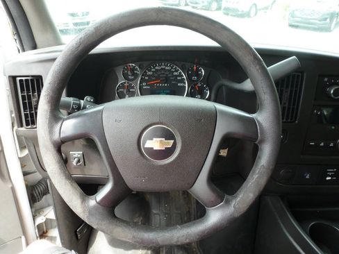 Used 2013 Chevrolet Express 2500 RWD image 21
