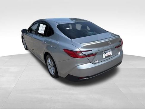 Used 2025 Toyota Camry LE w/ Convenience Package FWD image 3