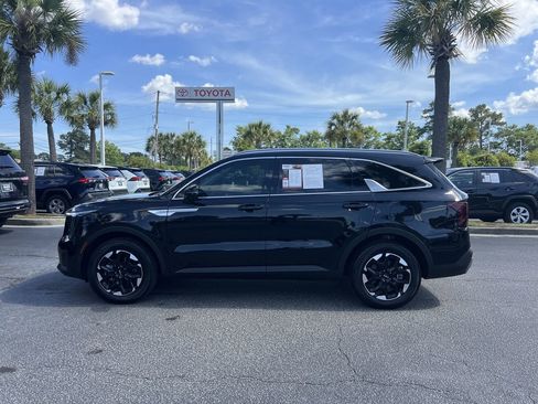 Used 2025 Kia Sorento S w/ Panoramic Sunroof Package AWD/4WD image 7
