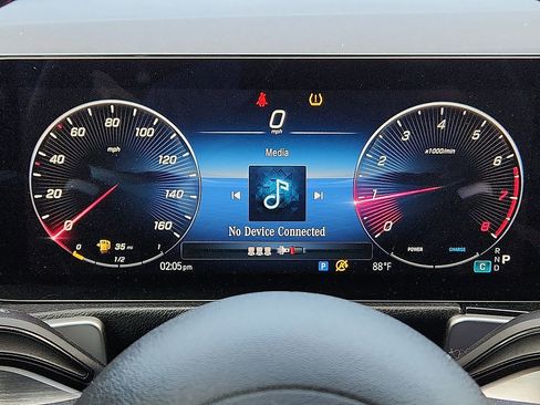 Used 2024 Mercedes-Benz GLB 250 GLB 250 w/ AMG Night Package image 10