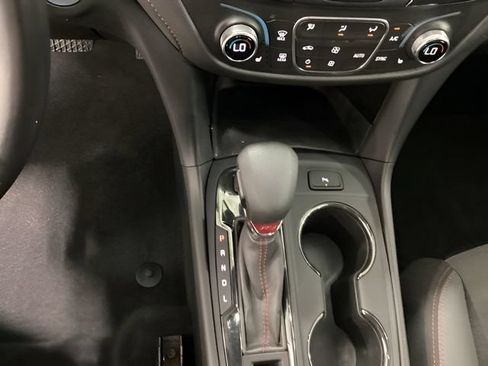 Used 2022 Chevrolet Equinox RS AWD/4WD image 16