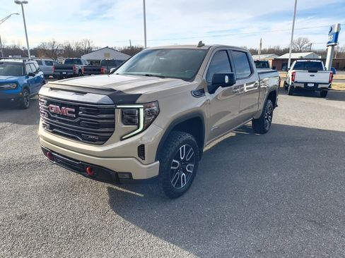 Used 2022 GMC Sierra 1500 AT4 w/ AT4 Preferred Package image 1