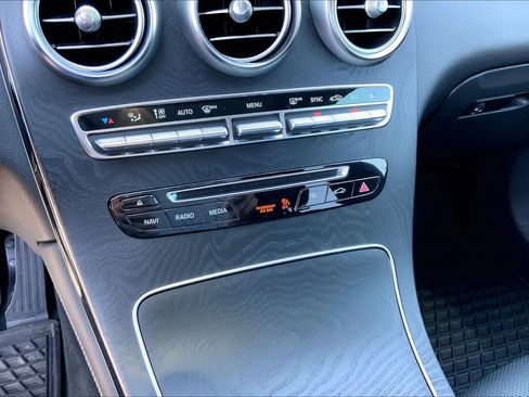 Used 2018 Mercedes-Benz GLC 300 image 32