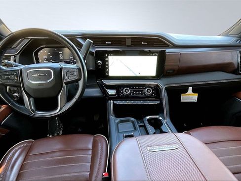 Used 2024 GMC Sierra 2500 Denali Ultimate image 16