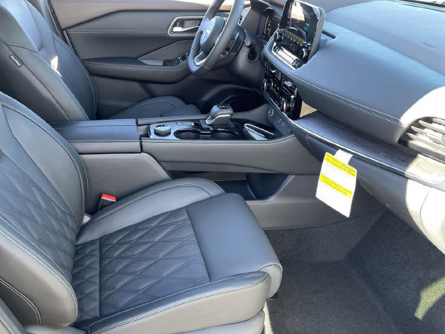 Used 2023 Nissan Rogue Platinum w/ Platinum Premium Package AWD/4WD image 19