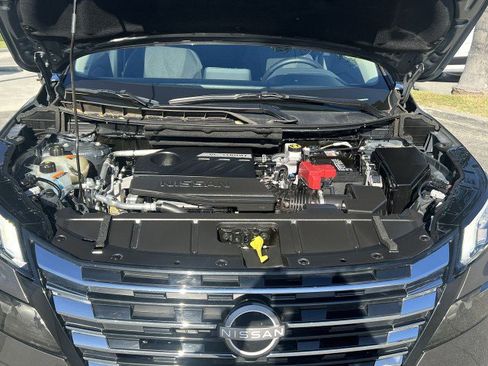 Used 2025 Nissan Rogue SV image 29