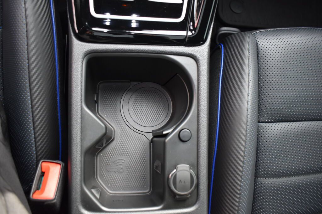 Used 2024 Volkswagen Golf R AWD/4WD image 14