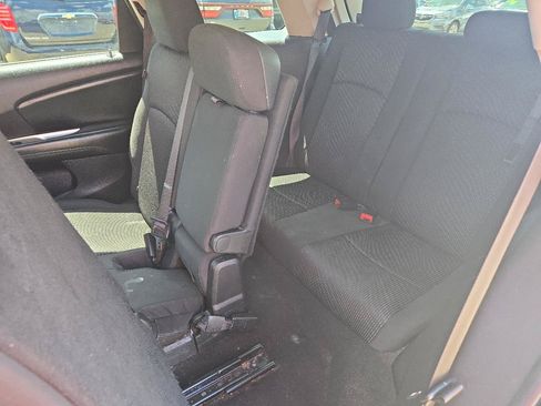 Used 2017 Dodge Journey SE w/ Flexible Seating Group FWD image 10