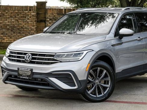 Used 2022 Volkswagen Tiguan SE image 12