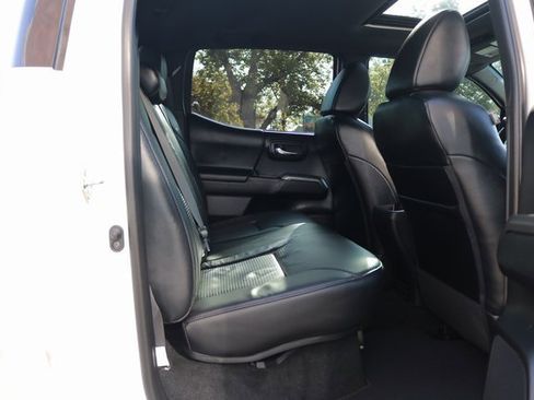 Used 2020 Toyota Tacoma Limited image 11