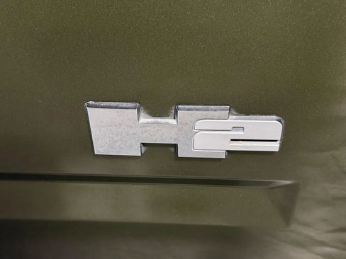 Used 2004 HUMMER H2 w/ Preferred Equipment Group AWD/4WD image 12