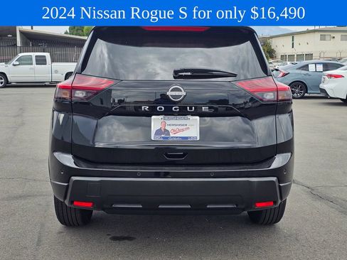 Used 2024 Nissan Rogue S FWD image 6