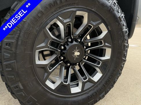 Used 2024 Chevrolet Silverado 2500 High Country w/ High Country Premium Package AWD/4WD image 11