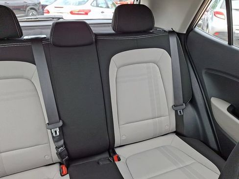 Certified 2025 Hyundai Venue SEL FWD image 20