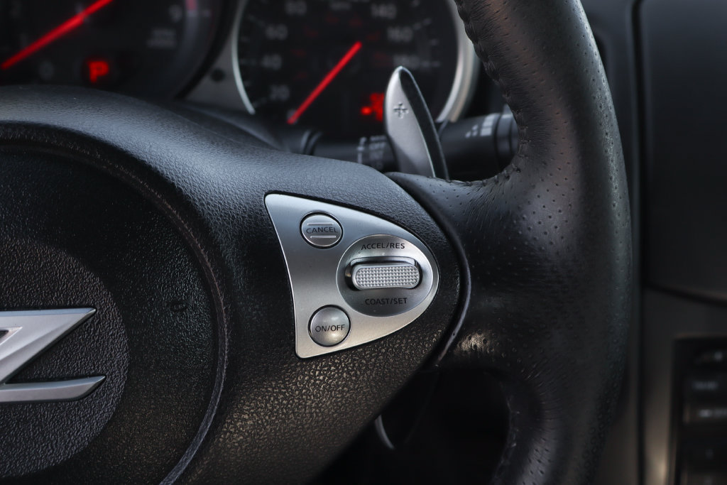 Used 2014 Nissan 370Z Coupe RWD image 26