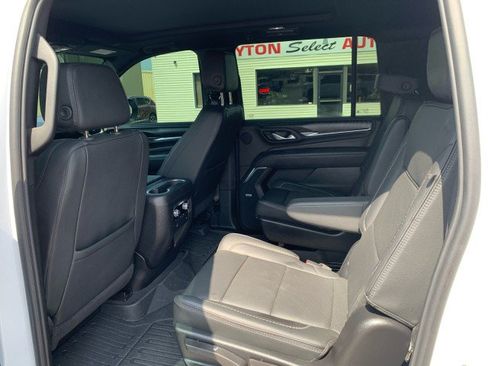 Used 2024 GMC Yukon XL Denali AWD/4WD image 11