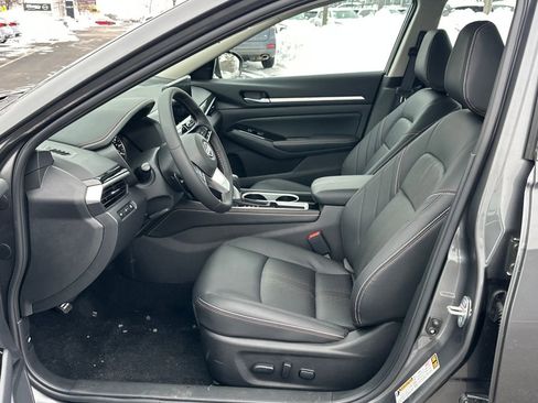 New 2025 Nissan Altima 2.5 SR w/ SR Premium Package image 9