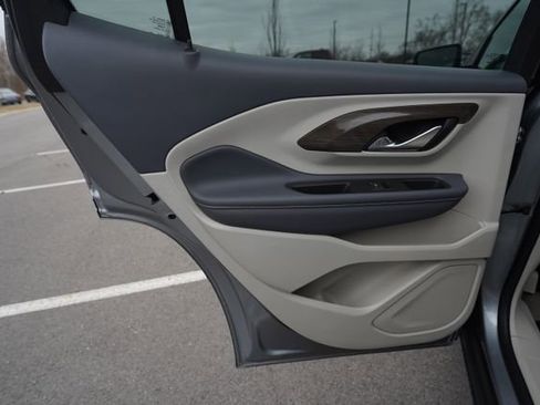 Used 2023 GMC Terrain Denali image 17