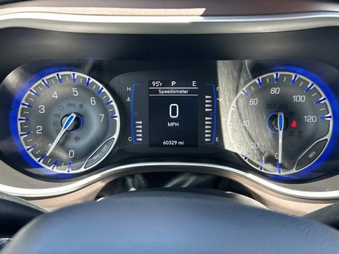 Used 2023 Chrysler Voyager LX FWD image 39
