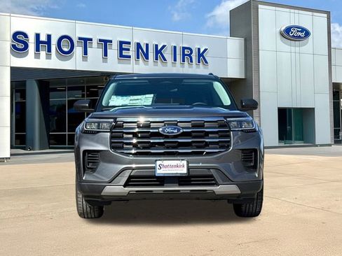 New 2026 Ford Explorer Active RWD image 2