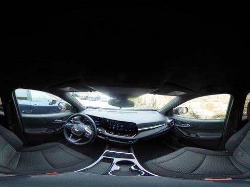 Used 2025 Chevrolet Equinox LT image 43