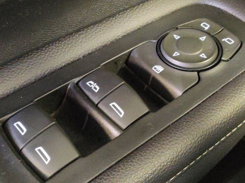 Used 2022 GMC Terrain SLT FWD image 27