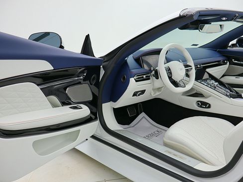 Used 2026 Aston Martin DB12 Convertible RWD image 53