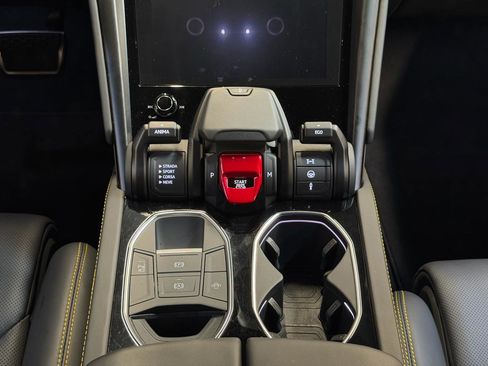 Used 2024 Lamborghini Urus S AWD/4WD image 12