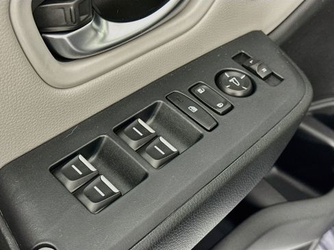 Certified 2023 Honda Pilot Touring image 18