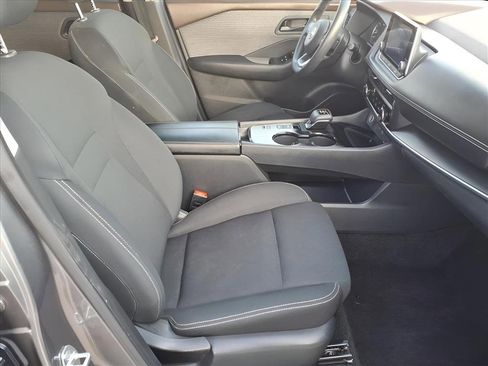 Used 2023 Nissan Rogue S image 16