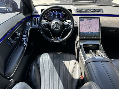 Used 2022 Mercedes-Benz S 500 4MATIC w/ AMG Line Package image 16