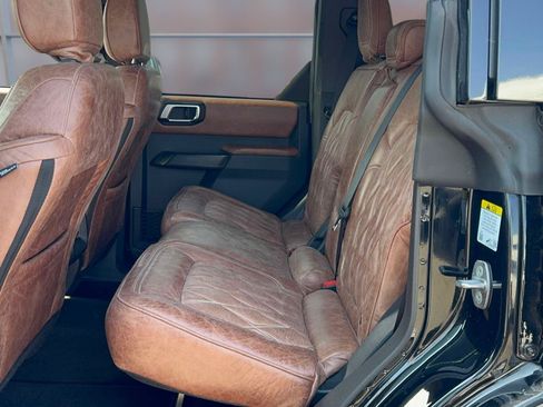 Used 2025 Ford Bronco Outer Banks AWD/4WD image 16