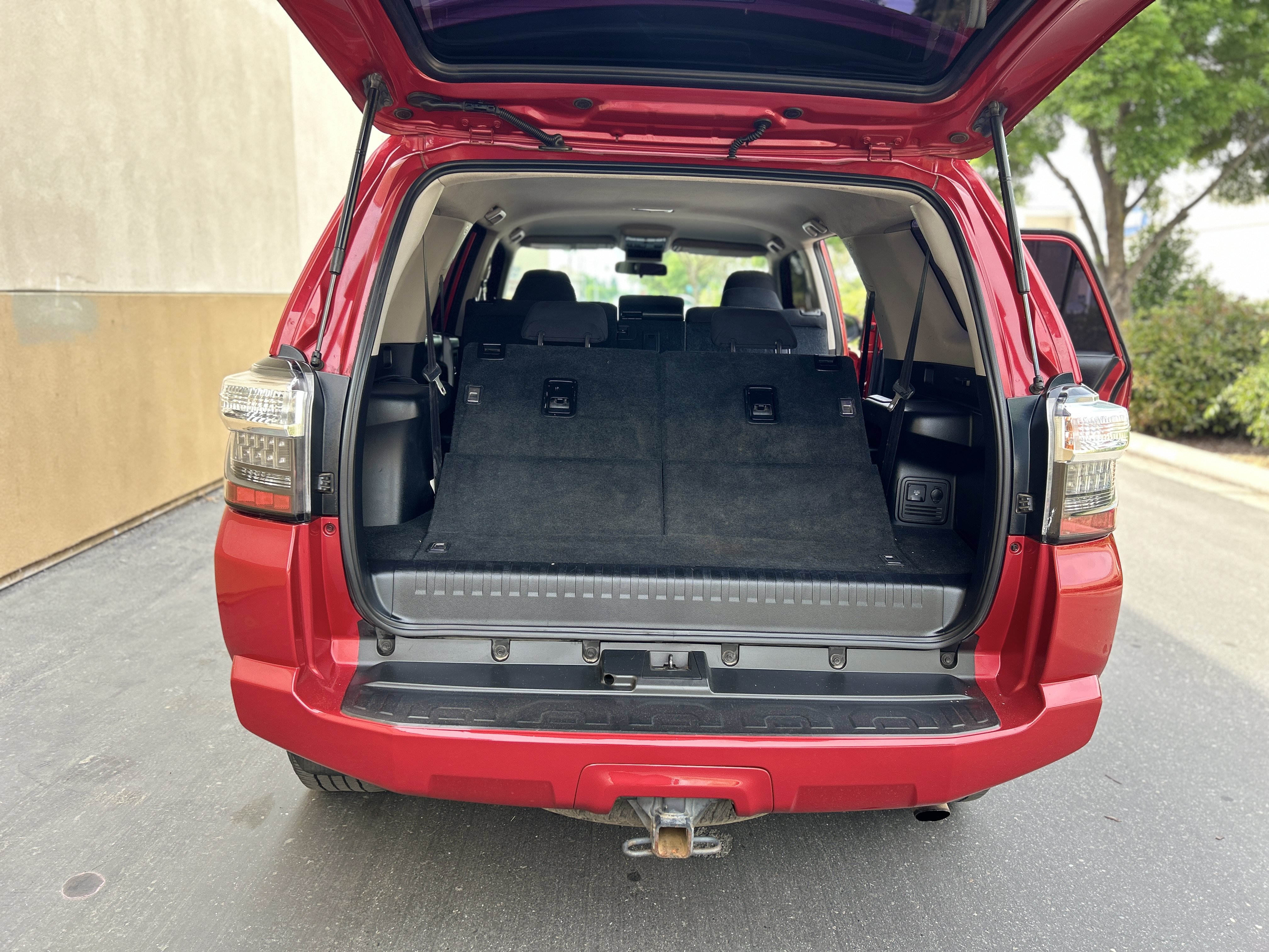 Used 2015 Toyota 4Runner SR5 AWD/4WD image 9