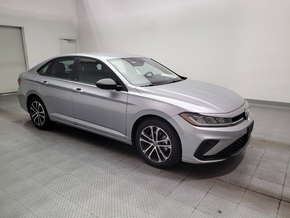 Used 2025 Volkswagen Jetta Sport FWD image 11