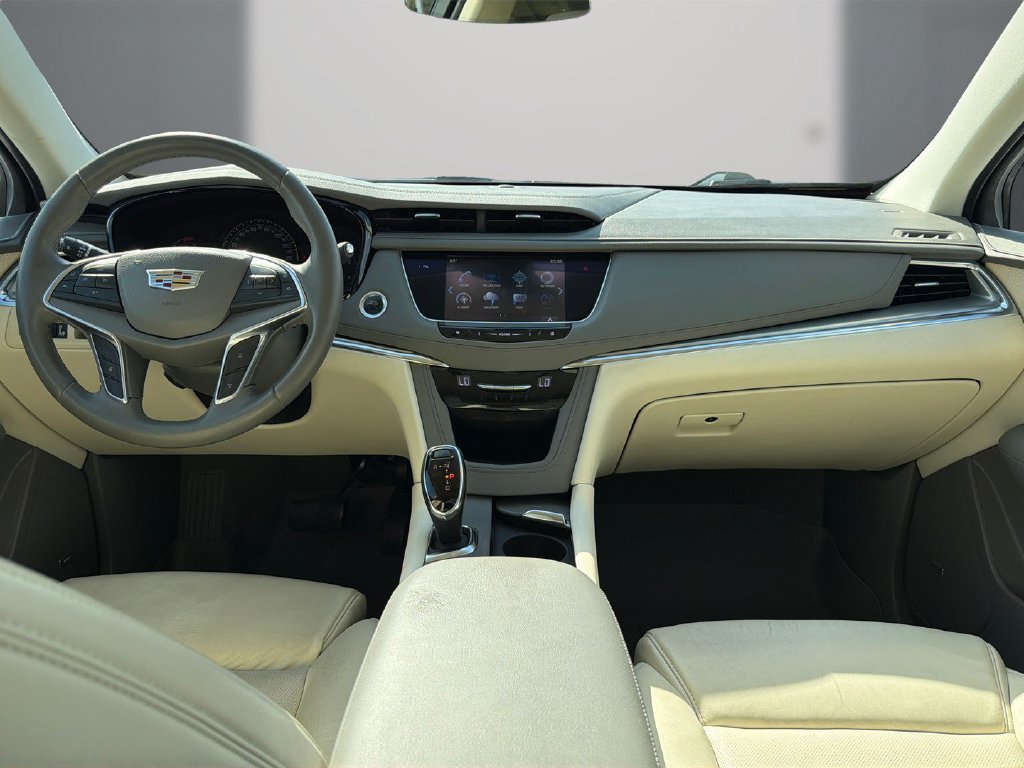 Used 2017 Cadillac XT5 Luxury FWD image 18
