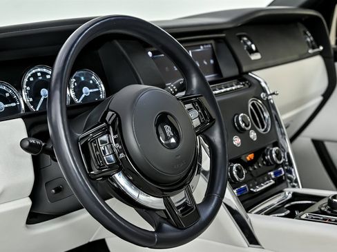 Used 2019 Rolls-Royce Cullinan image 26