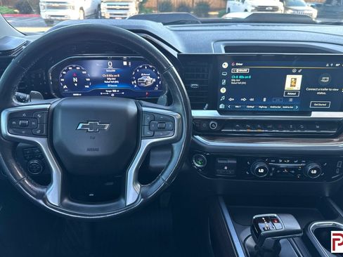 Used 2022 Chevrolet Silverado 1500 LT Trail Boss w/ LT Trail Boss Premium Package AWD/4WD image 16