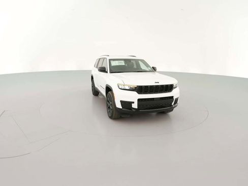 New 2025 Jeep Grand Cherokee L Laredo image 17