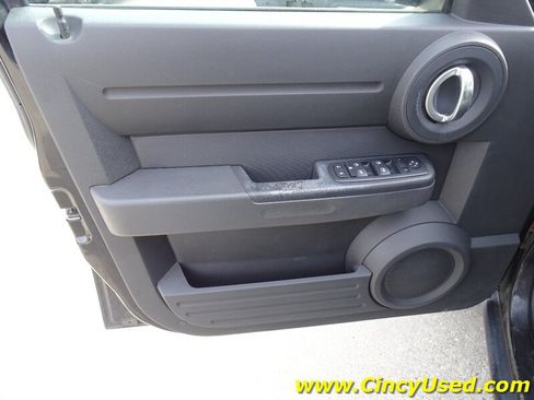 Used 2010 Dodge Nitro Heat AWD/4WD image 23