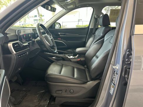 Used 2025 Kia Telluride S AWD/4WD image 6