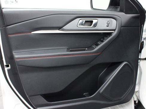 New 2026 Ford Explorer ST-Line w/ ST-Line Street Pack image 11