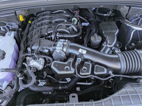 New 2025 Jeep Grand Cherokee Altitude image 13