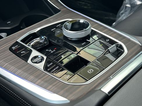 New 2026 BMW X5 xDrive40i w/ Executive Package image 44