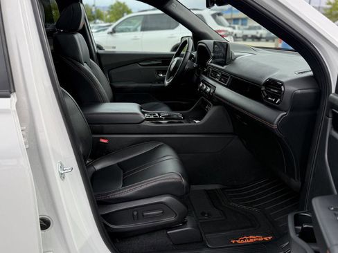 Certified 2025 Honda Pilot TrailSport image 46